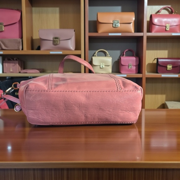 Hobo Kingston Mini Tote bag featuring a top zip closure double top handles - Picture 3 of 7